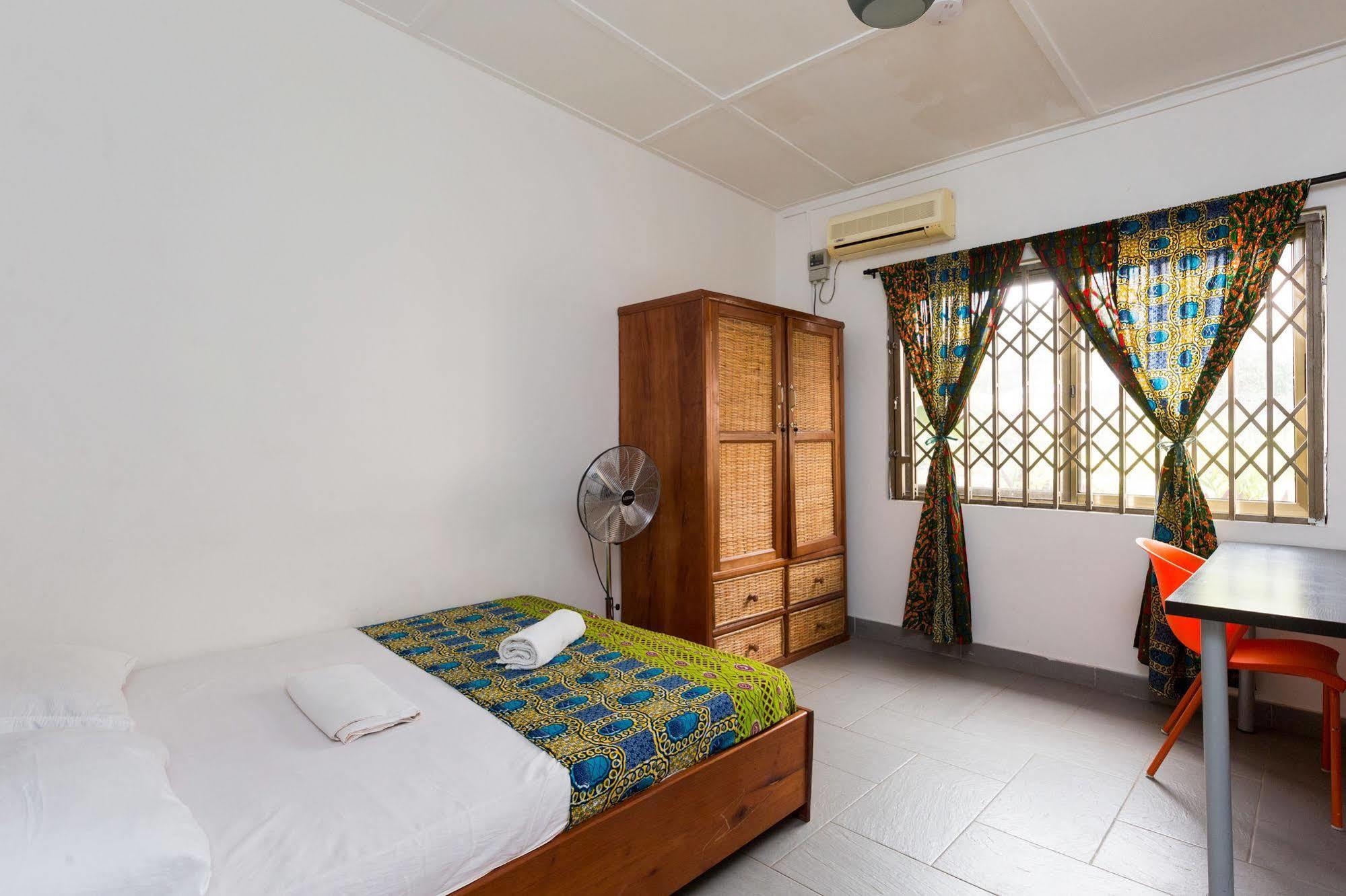 Agoo Hostel (Adults Only) 아크라 외부 사진