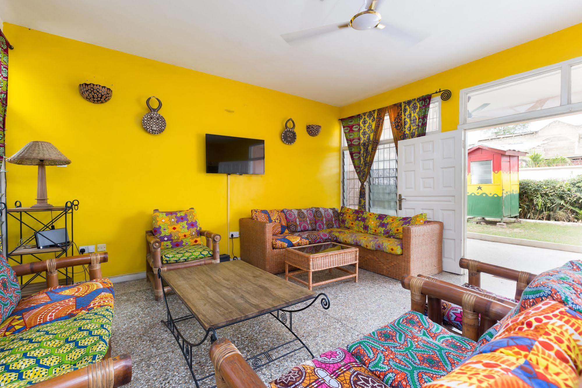Agoo Hostel (Adults Only) 아크라 외부 사진
