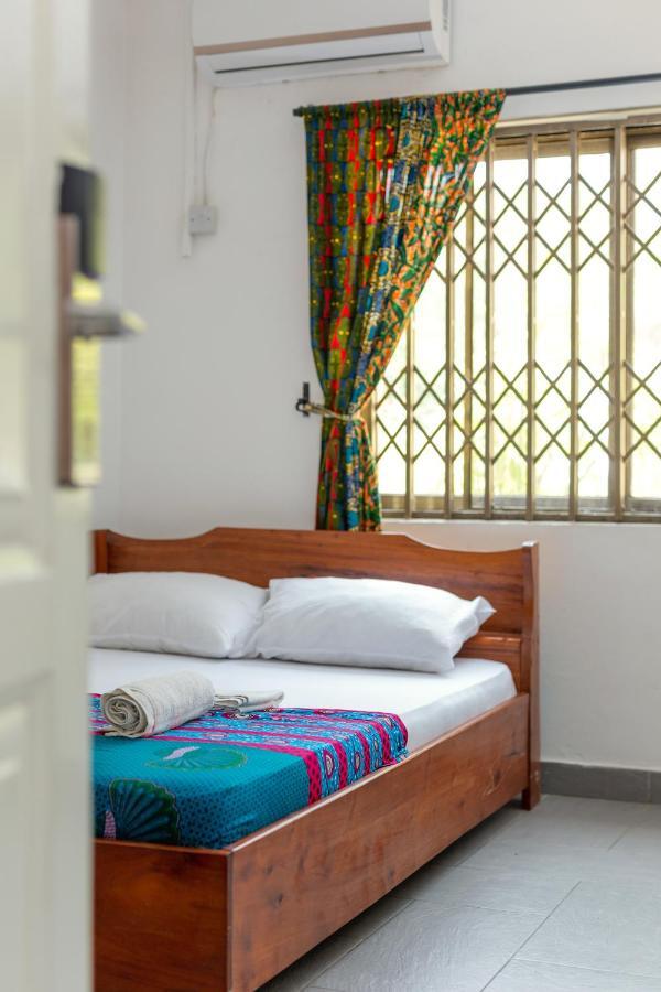 Agoo Hostel (Adults Only) 아크라 외부 사진